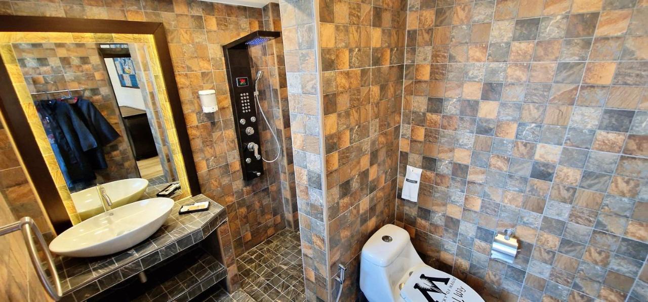 Potterland Luxury Pool Villa Pattaya Walking Street 6 Bedrooms Dış mekan fotoğraf